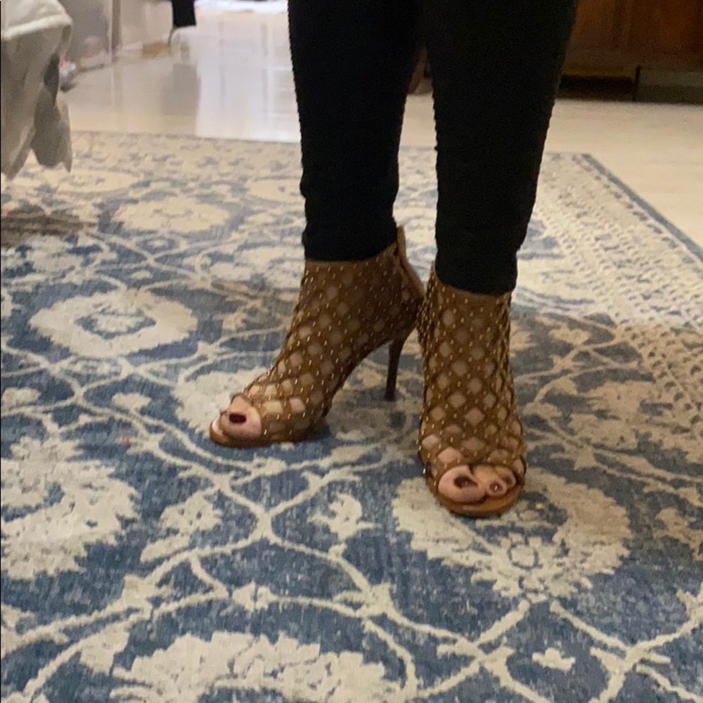 Heels - Picture 2 of 8